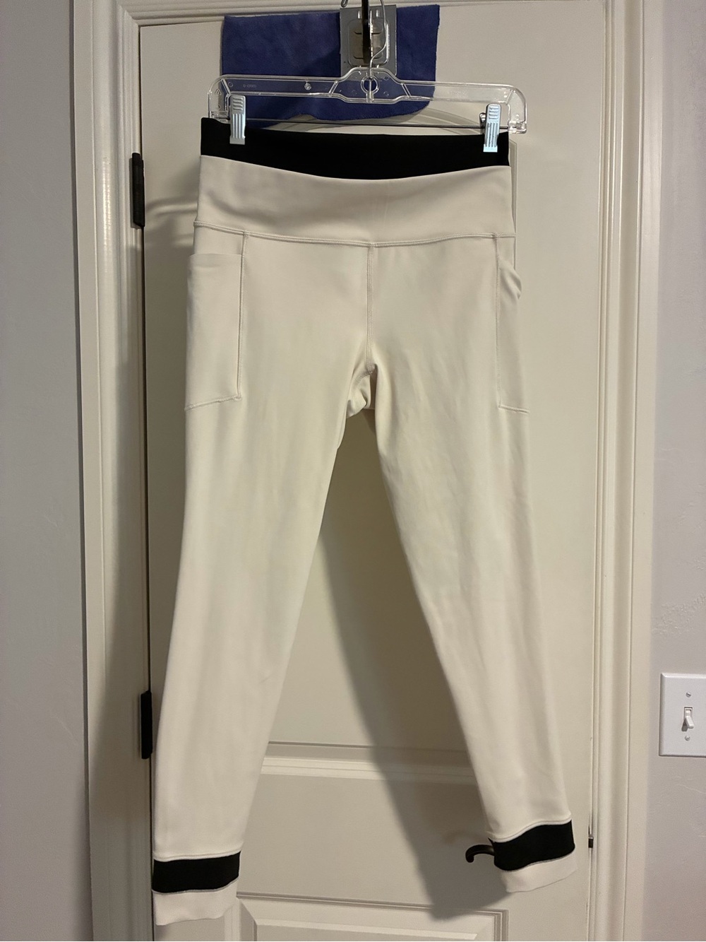 Athleta Black Interior with Cream Trim Salutation Stash Double Up Tight